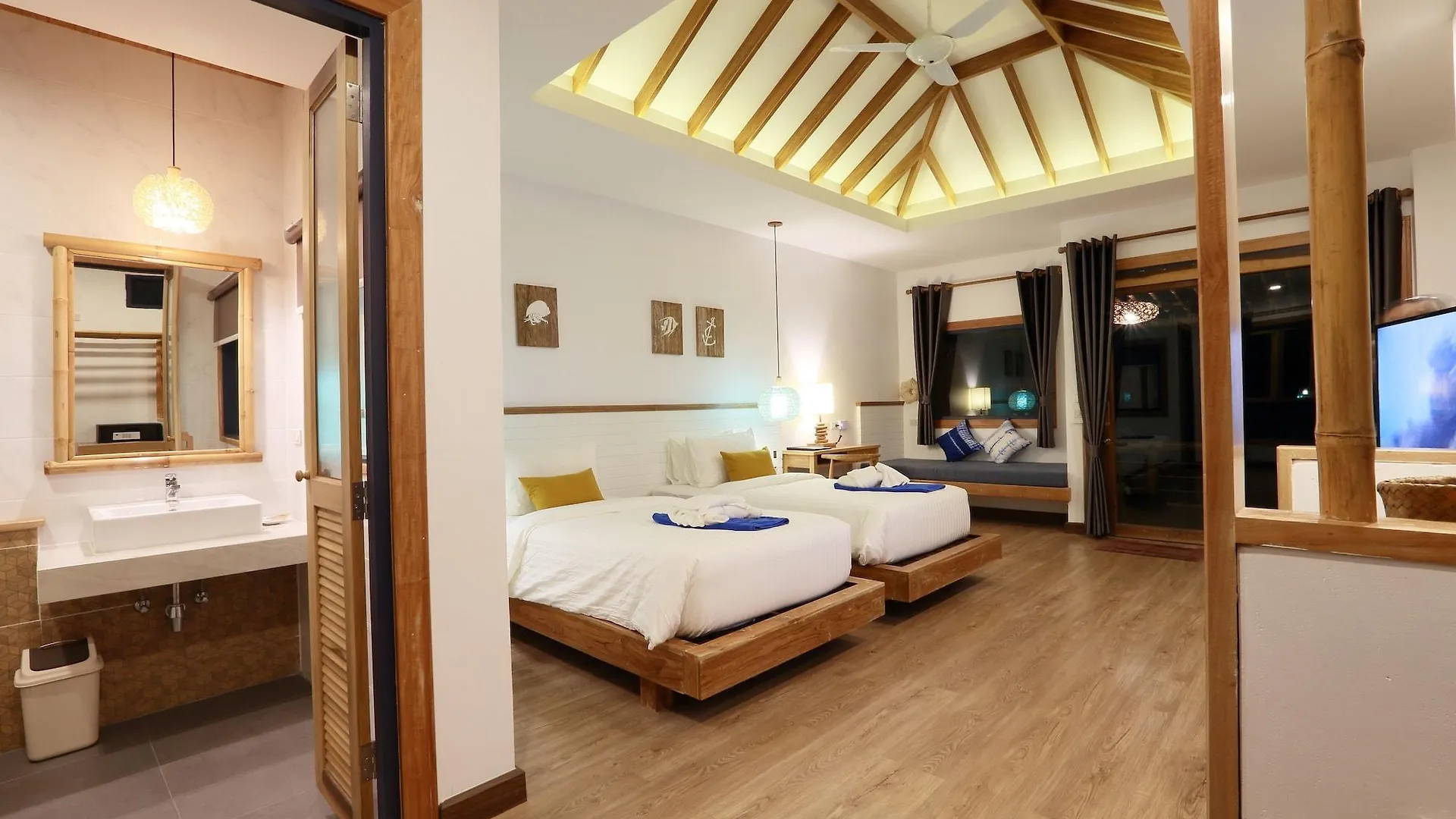 Lanta Casa Blanca Hotel Ko Lanta 4*,  Thaiföld